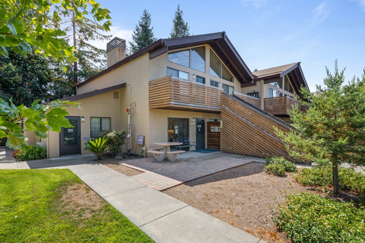 Apartments for Rent in Rohnert Park, CA Edgewood Apartments